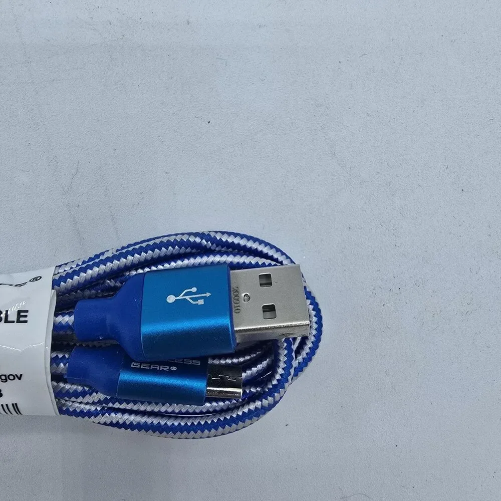Wireless Gear 6 ft micro usb sync and charge cable. Fabric material.